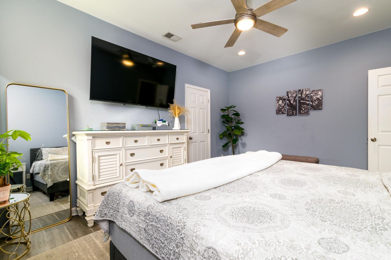 1050 Ben Road Photo 12