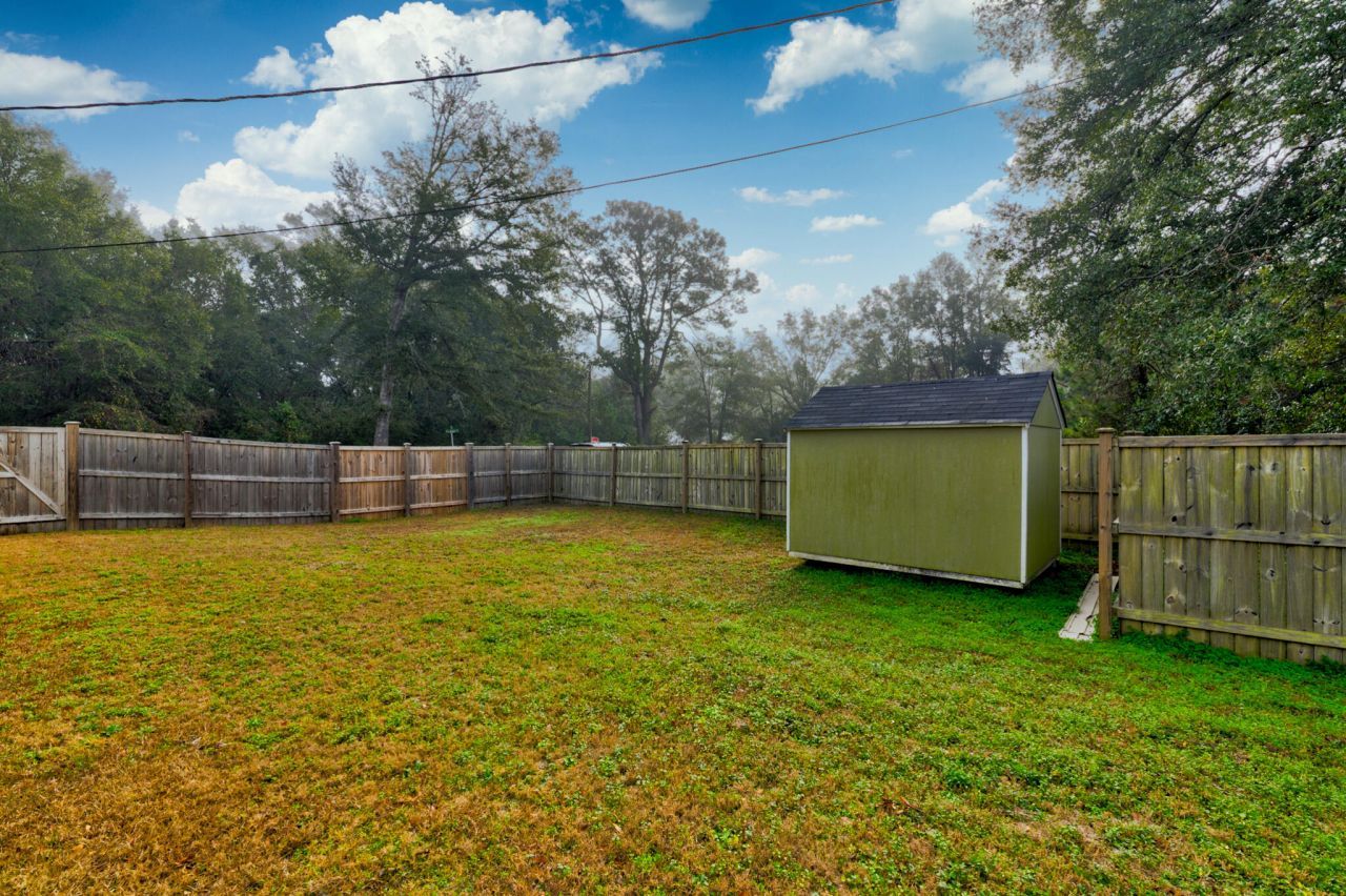 1050 Ben Road Photo 33