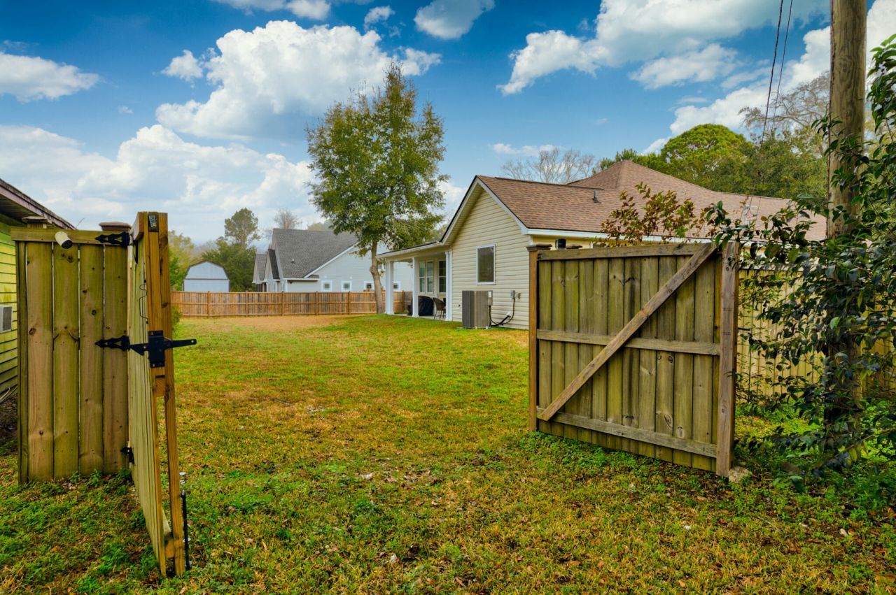 1050 Ben Road Photo 35