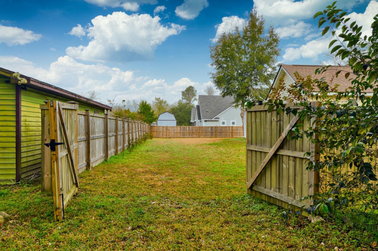 1050 Ben Road Photo 36