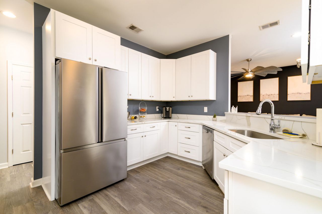 1050 Ben Road Photo 6