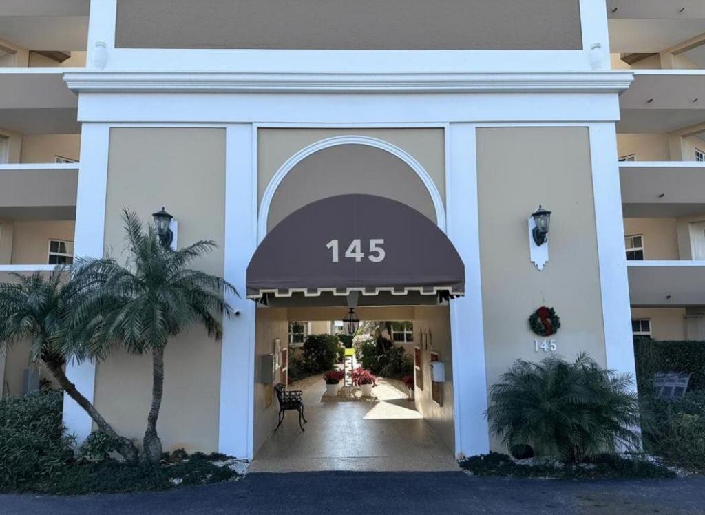 145 Atlantis Boulevard, Unit 302, Atlantis, FL 33462 Photo