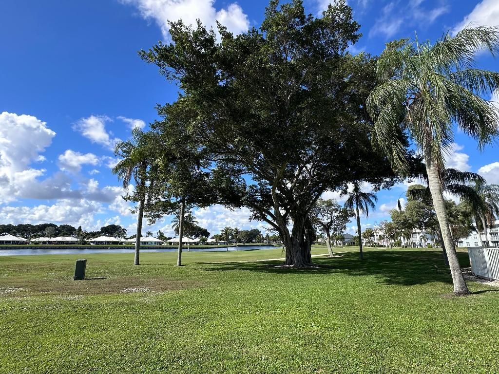 145 Atlantis Boulevard, Unit 302, Atlantis, FL 33462 Photo