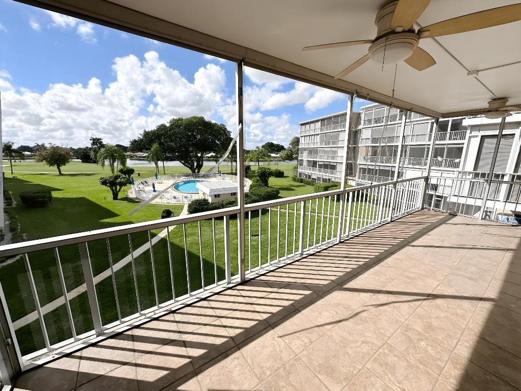 145 Atlantis Boulevard, Unit 302, Atlantis, FL 33462 Photo