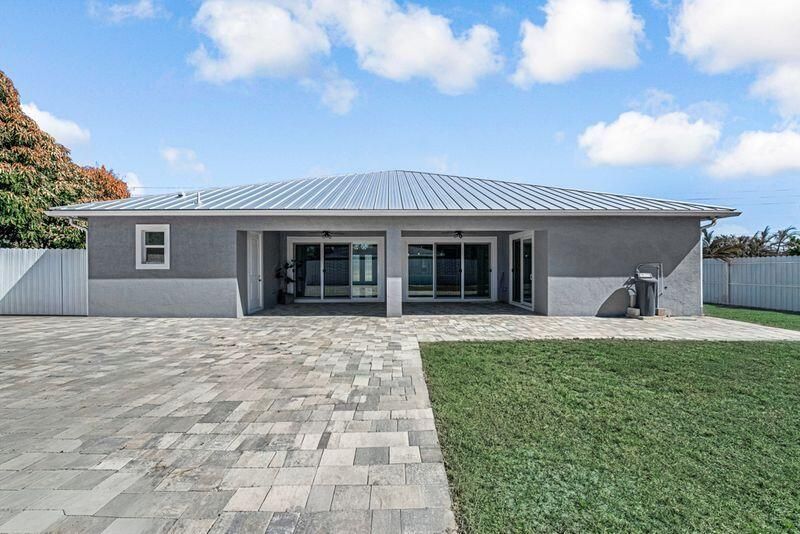 2092 SW Airoso Boulevard, Port Saint Lucie, FL 34984 Photo