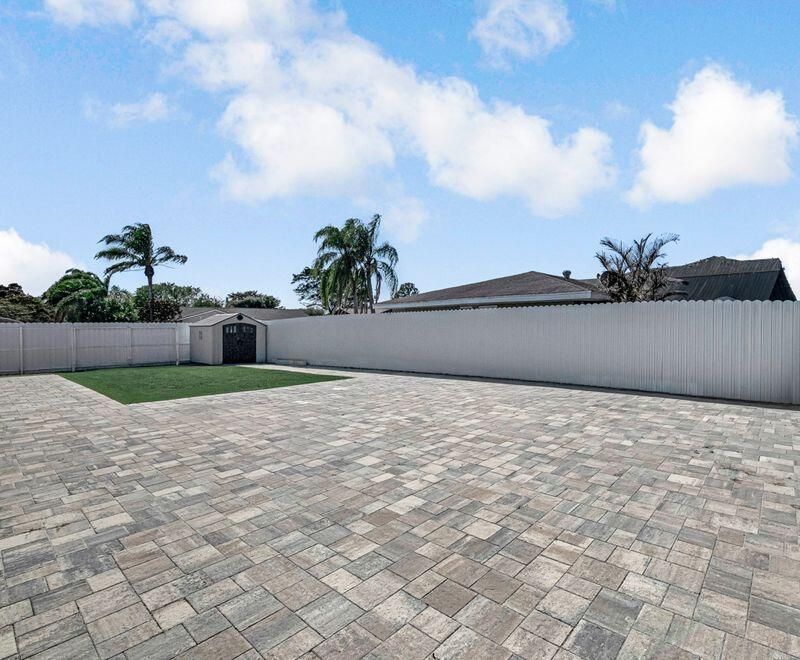 2092 SW Airoso Boulevard, Port Saint Lucie, FL 34984 Photo