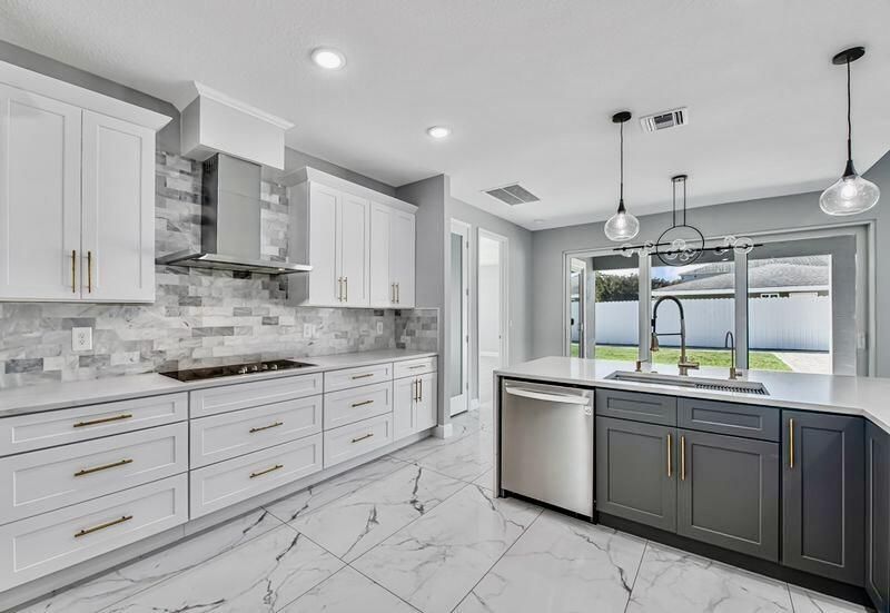 2092 SW Airoso Boulevard, Port Saint Lucie, FL 34984 Photo