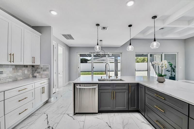 2092 SW Airoso Boulevard, Port Saint Lucie, FL 34984 Photo