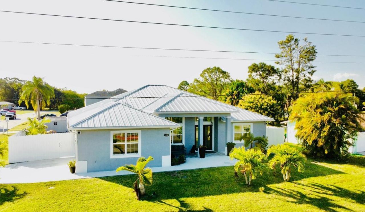 2092 SW Airoso Boulevard, Port Saint Lucie, FL 34984 Photo