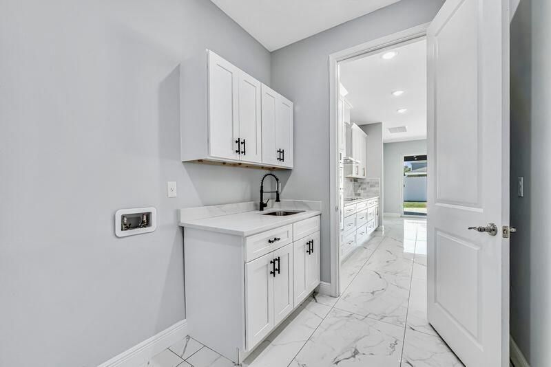 2092 SW Airoso Boulevard, Port Saint Lucie, FL 34984 Photo