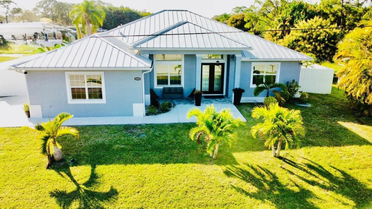 2092 SW Airoso Boulevard, Port Saint Lucie, FL 34984 Photo