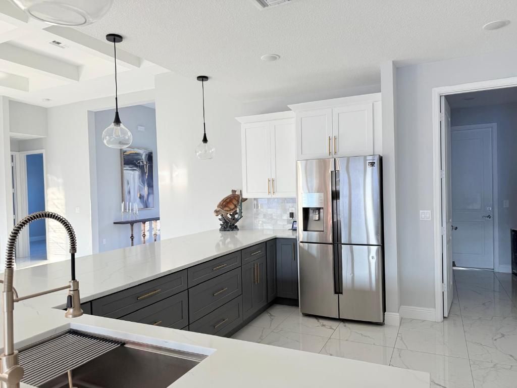 2092 SW Airoso Boulevard, Port Saint Lucie, FL 34984 Photo