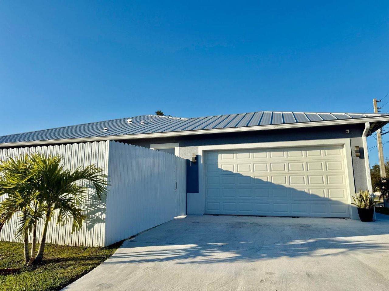 2092 SW Airoso Boulevard, Port Saint Lucie, FL 34984 Photo