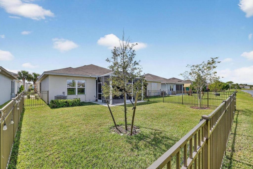 806 Persimmon Place, Fort Pierce, FL 34981 Photo