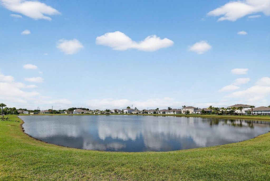 806 Persimmon Place, Fort Pierce, FL 34981 Photo