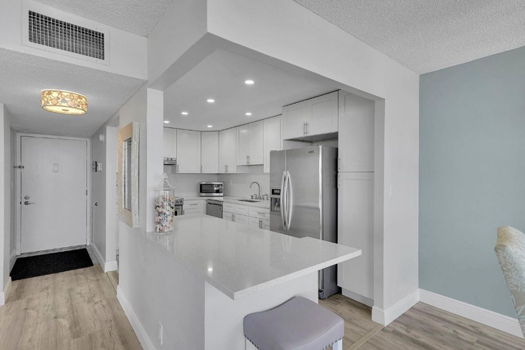 531 N Ocean Boulevard, Unit 1701, Pompano Beach, FL 33062 Photo