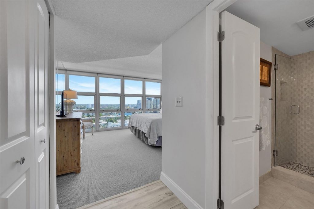 531 N Ocean Boulevard, Unit 1701, Pompano Beach, FL 33062 Photo