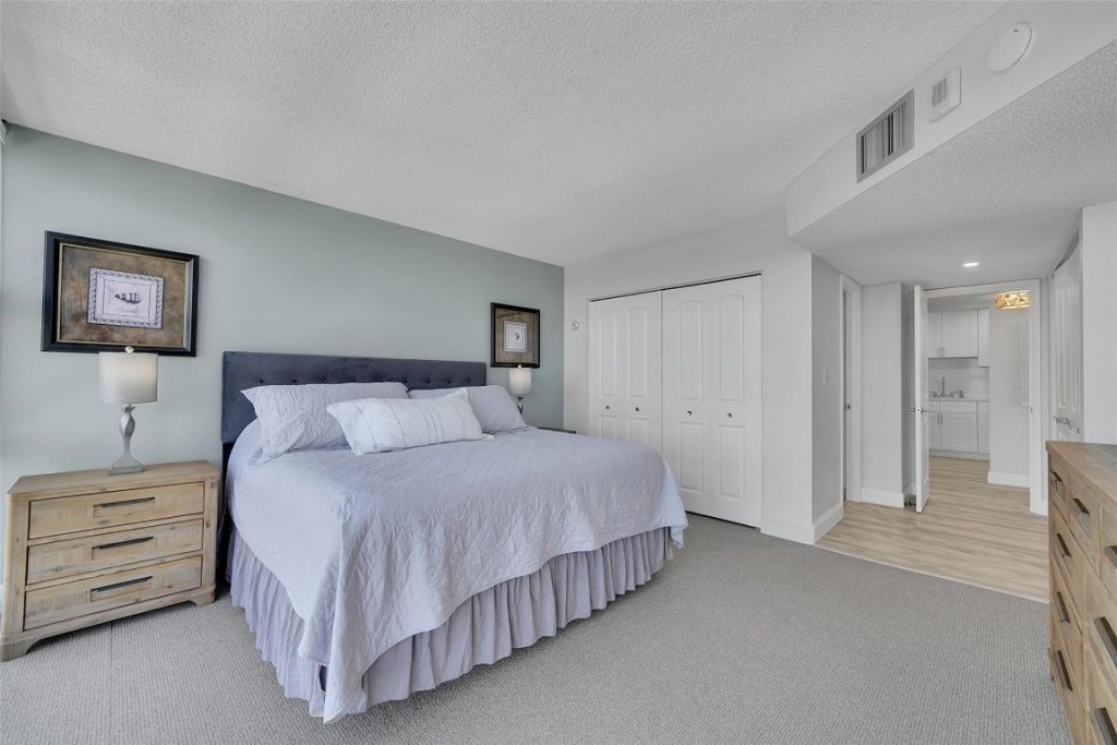 531 N Ocean Boulevard, Unit 1701, Pompano Beach, FL 33062 Photo