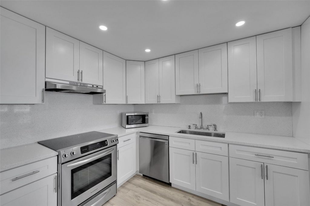 531 N Ocean Boulevard, Unit 1701, Pompano Beach, FL 33062 Photo