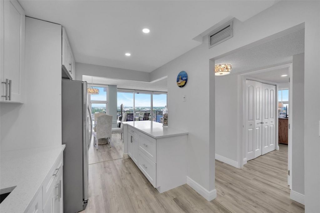 531 N Ocean Boulevard, Unit 1701, Pompano Beach, FL 33062 Photo