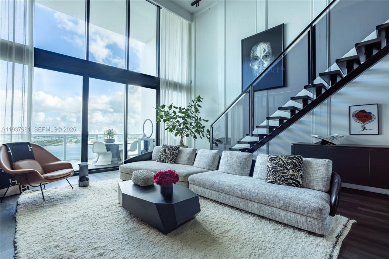 1040 Biscayne Blvd , Unit 2202, Miami, FL 33132 Photo