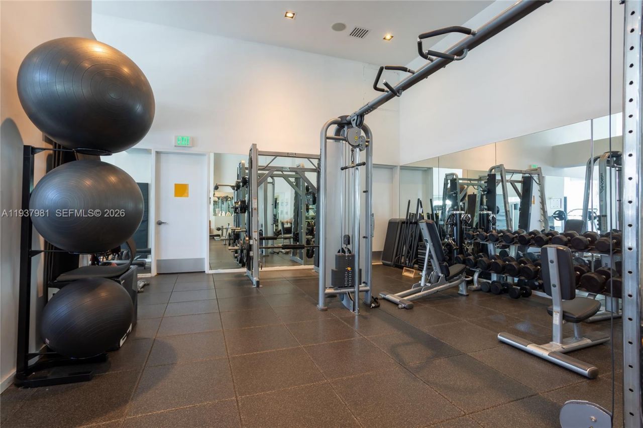 1040 Biscayne Blvd , Unit 2202, Miami, FL 33132 Photo