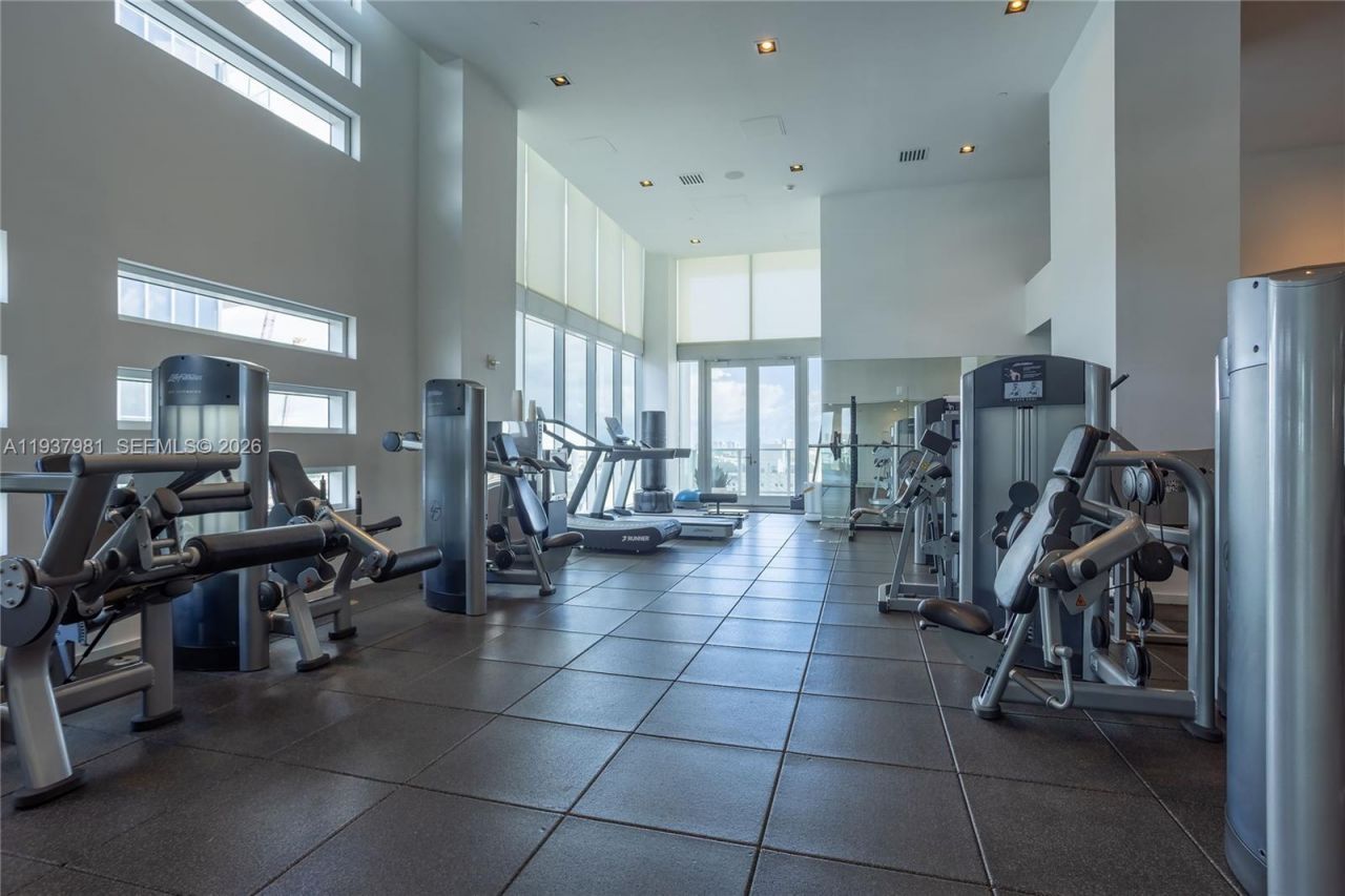 1040 Biscayne Blvd , Unit 2202, Miami, FL 33132 Photo