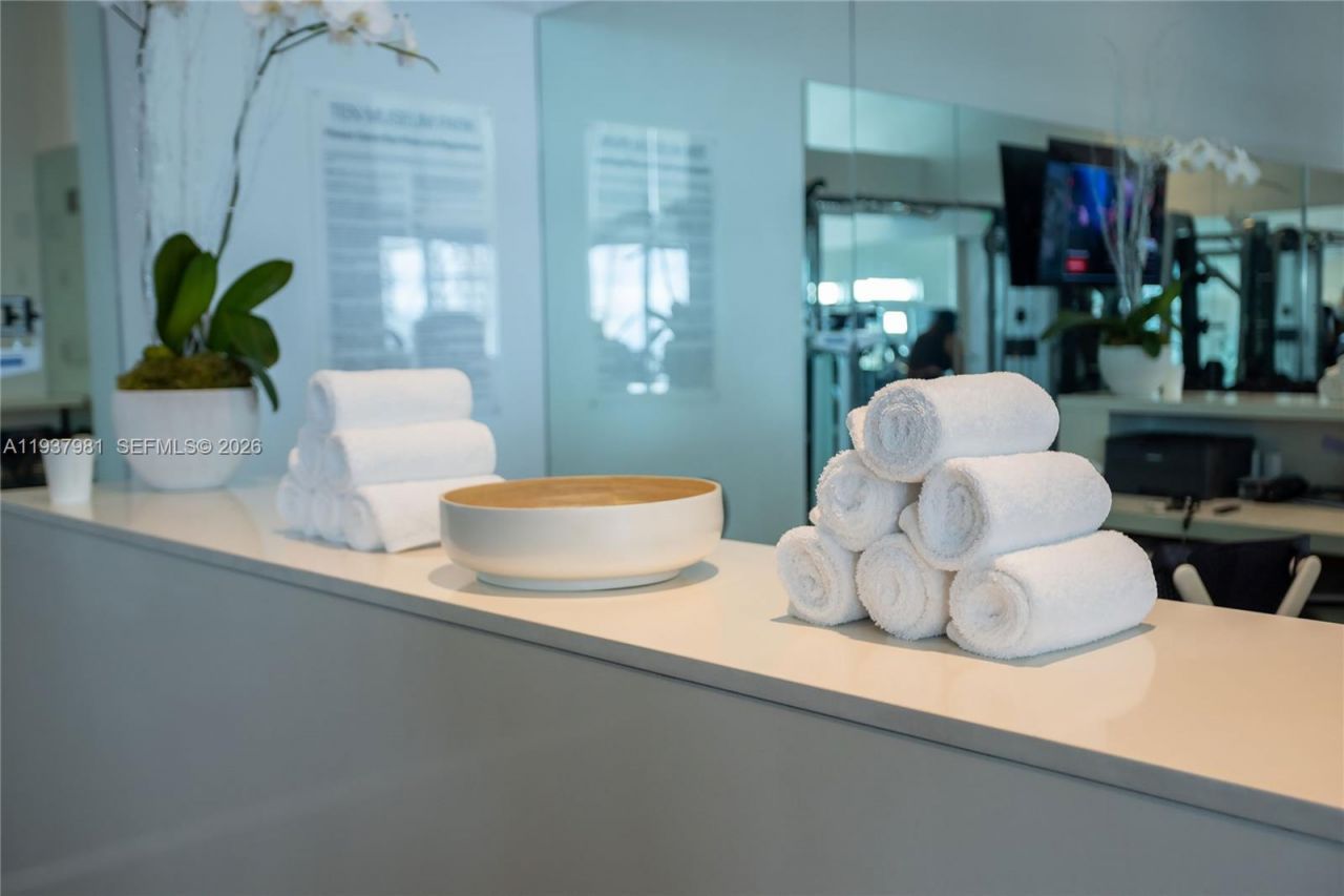 1040 Biscayne Blvd , Unit 2202, Miami, FL 33132 Photo