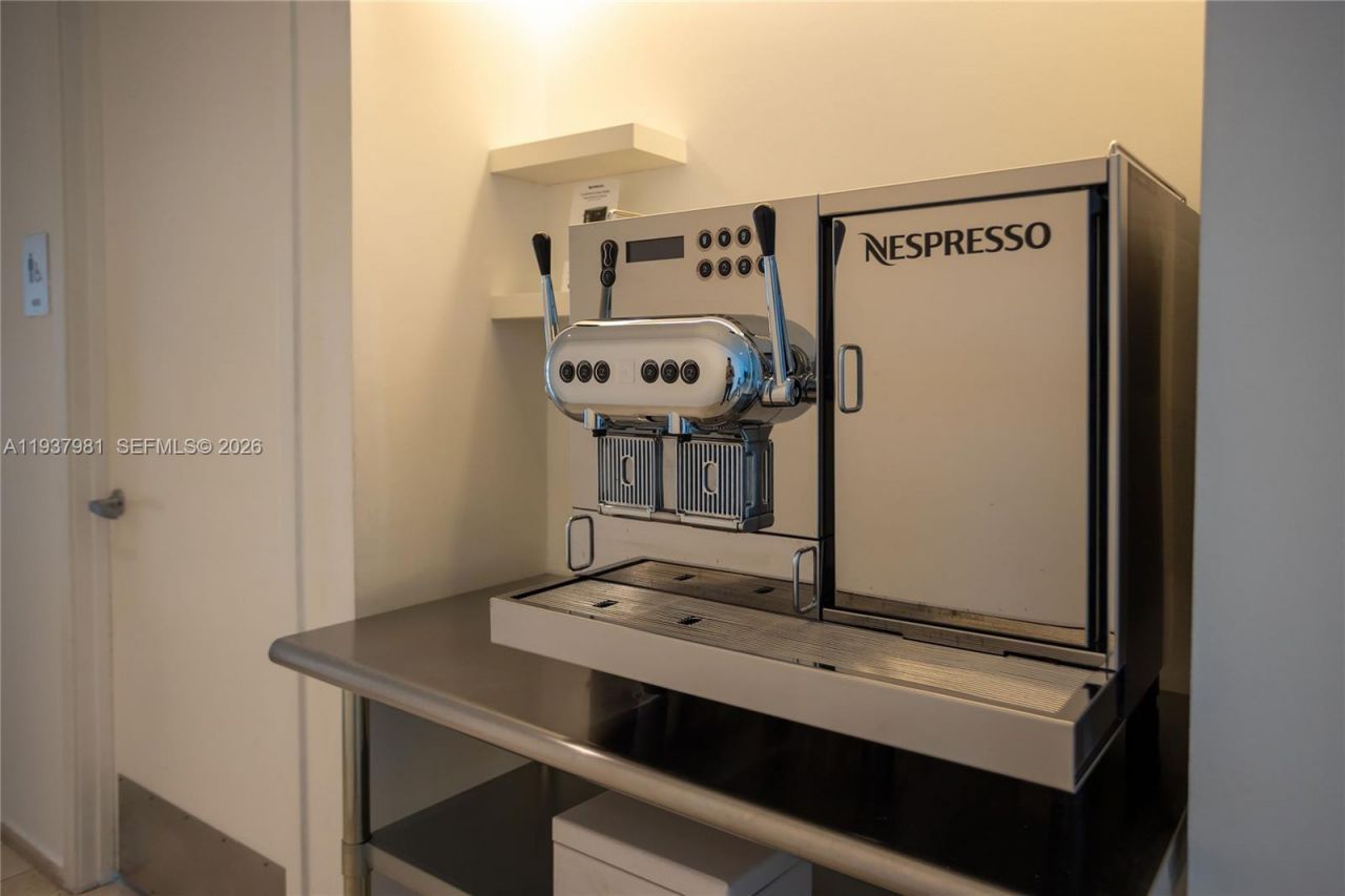 1040 Biscayne Blvd , Unit 2202, Miami, FL 33132 Photo