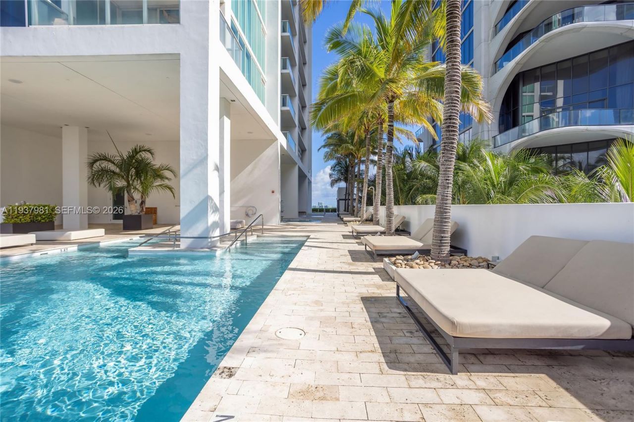 1040 Biscayne Blvd , Unit 2202, Miami, FL 33132 Photo