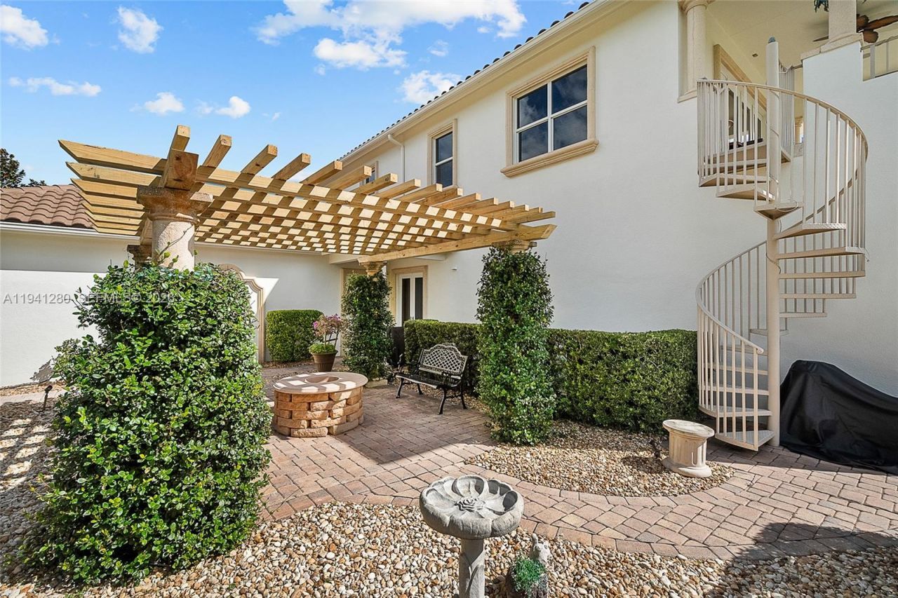 2618 SW River Shore Dr, Port Saint Lucie, FL 34984 Photo