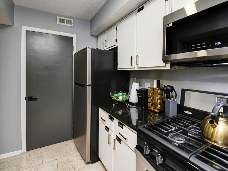 321 Northgate Court, Unit B, Westerville, OH 43081 Photo 12