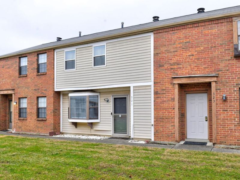 321 Northgate Court, Unit B, Westerville, OH 43081 Photo 2