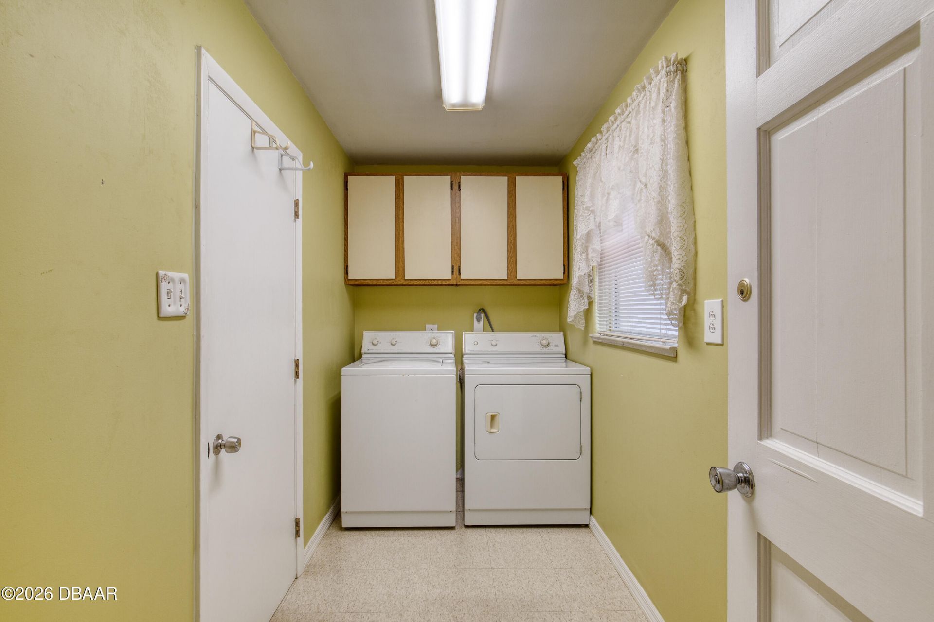 908 E 2nd Avenue, New Smyrna Beach, FL 32169 Photo