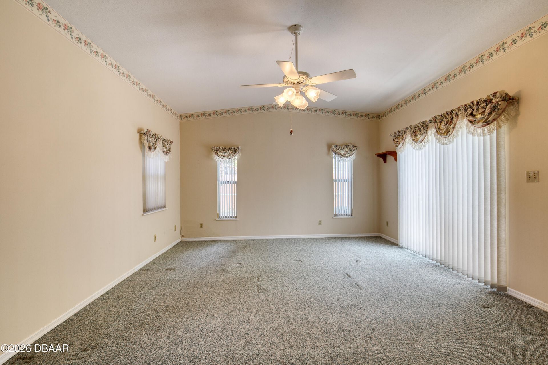 908 E 2nd Avenue, New Smyrna Beach, FL 32169 Photo