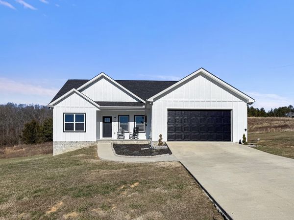 813 Clear Sail Way, Dandridge, TN 37725