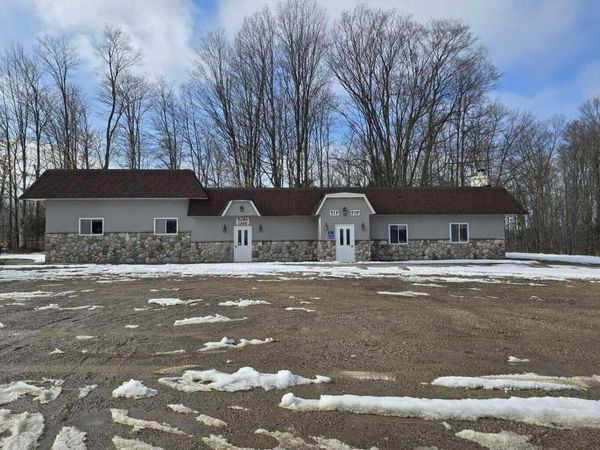 1070 Big Lake Road, Gaylord, MI 49735