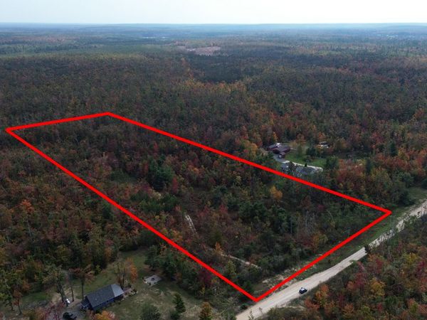 V/L 10.41A Big Bowl Drive, Gaylord, MI 49735