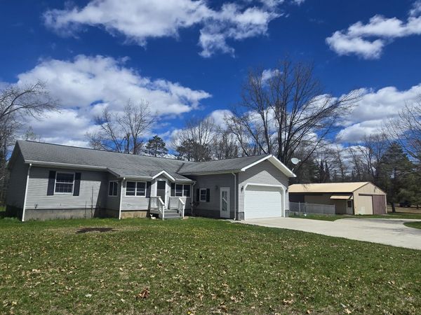 11280 Elk Drive, Atlanta, MI 49709