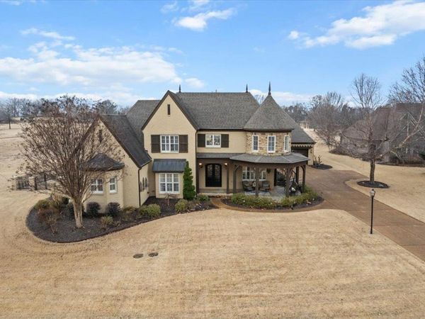 527 FAIRWAY DR, Covington, TN 38019