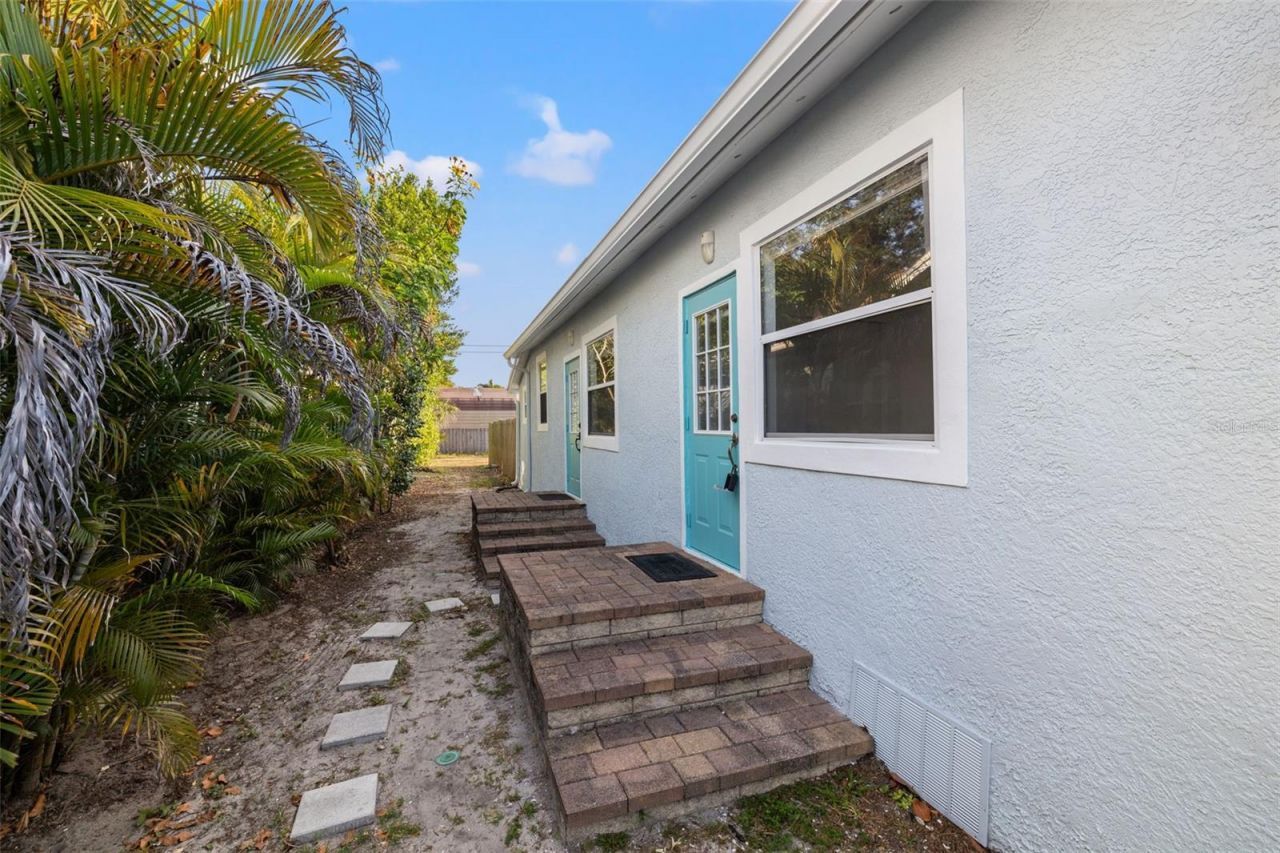 4009 Burlington Avenue N, Saint Petersburg, FL 33713 Photo