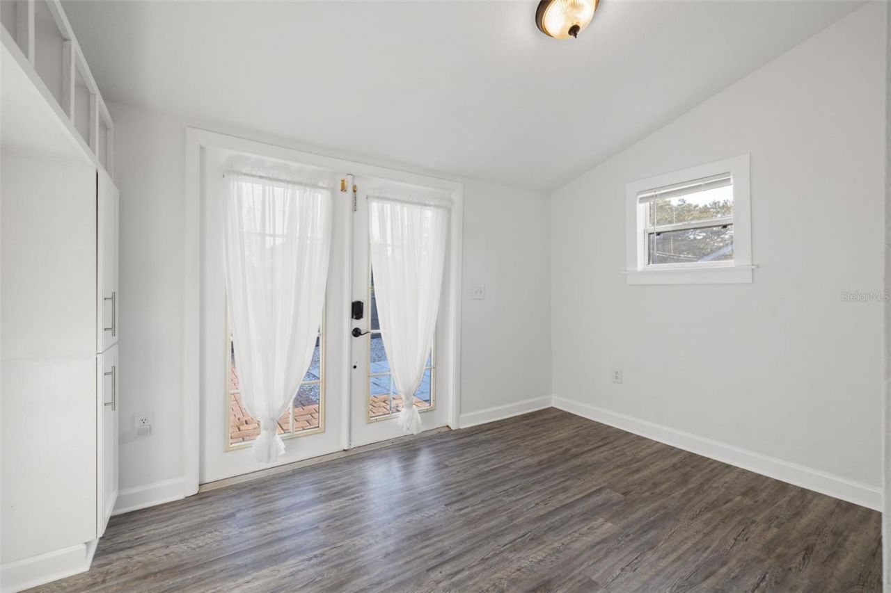 4009 Burlington Avenue N, Saint Petersburg, FL 33713 Photo