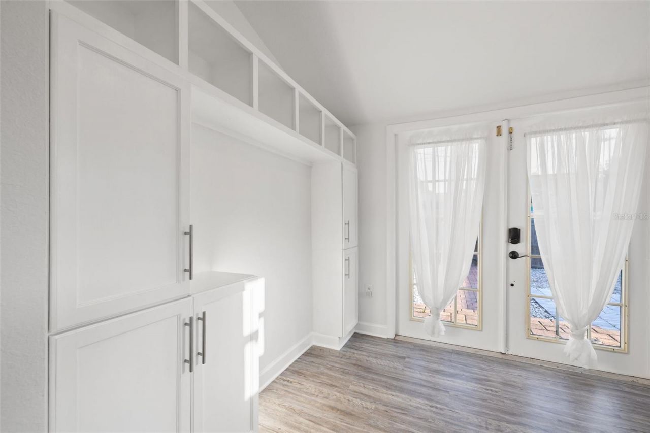 4009 Burlington Avenue N, Saint Petersburg, FL 33713 Photo