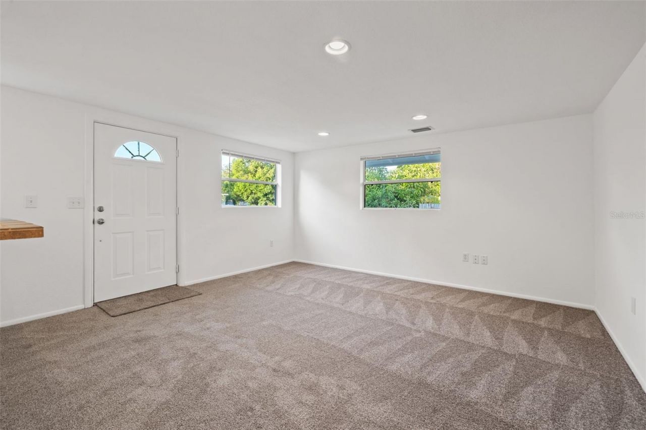 4009 Burlington Avenue N, Saint Petersburg, FL 33713 Photo