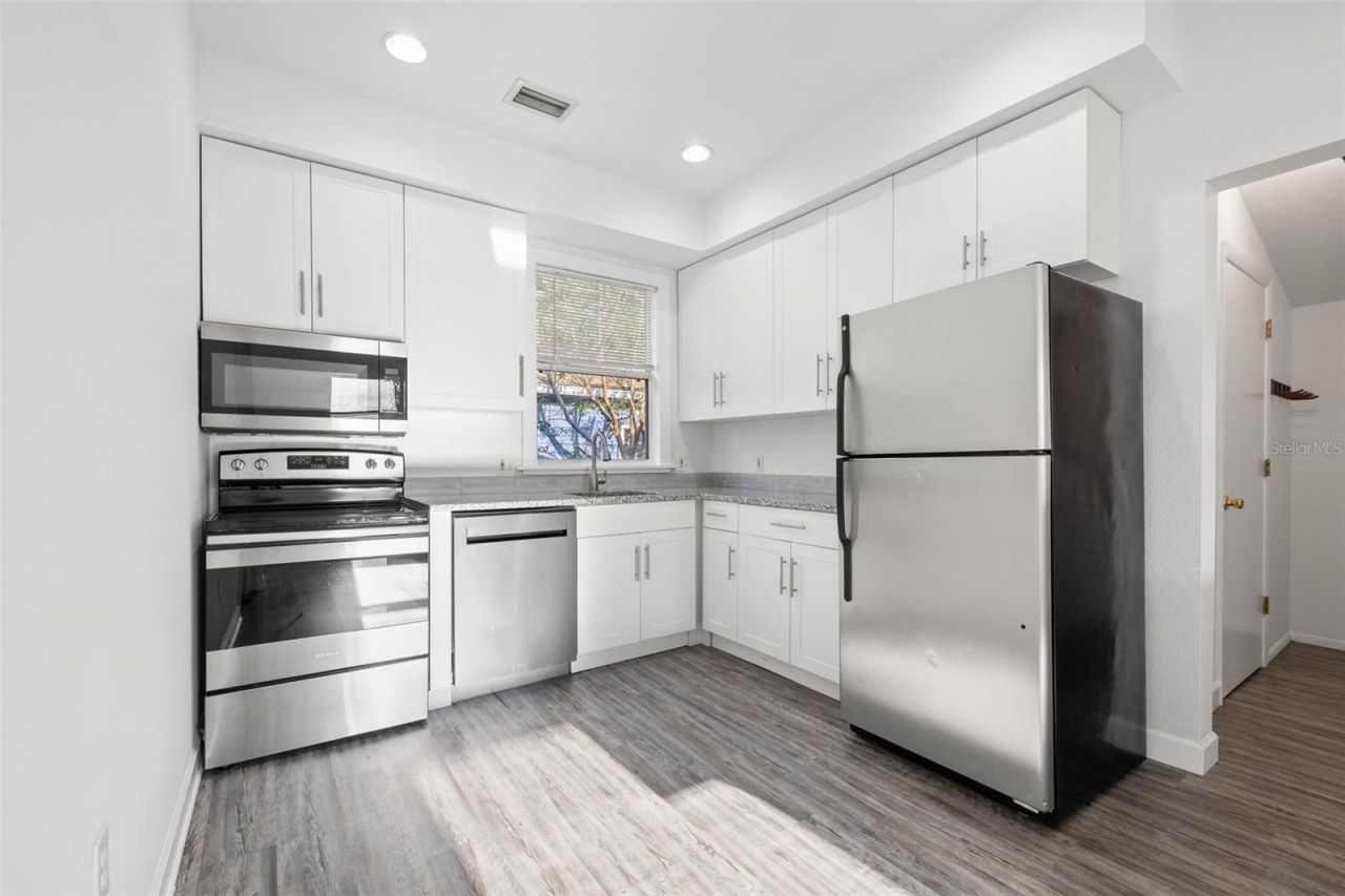 4009 Burlington Avenue N, Saint Petersburg, FL 33713 Photo