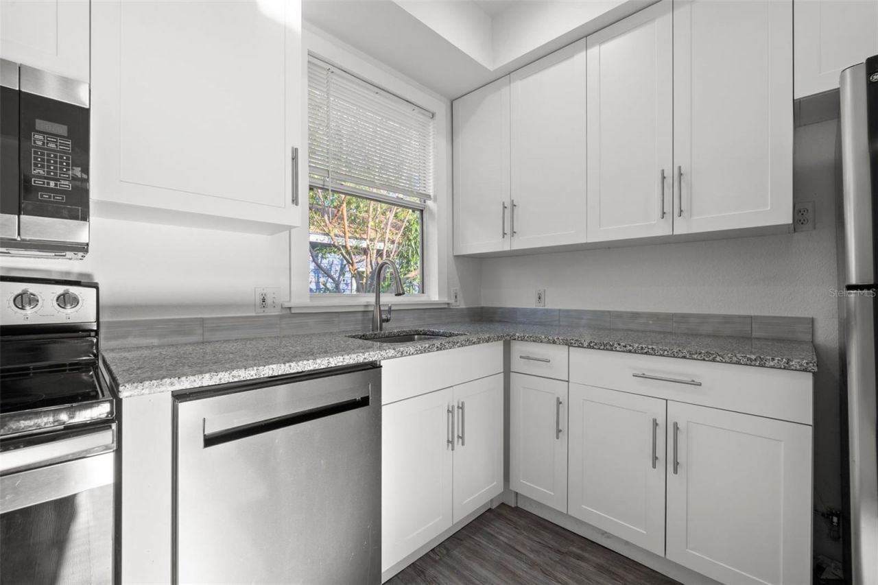 4009 Burlington Avenue N, Saint Petersburg, FL 33713 Photo