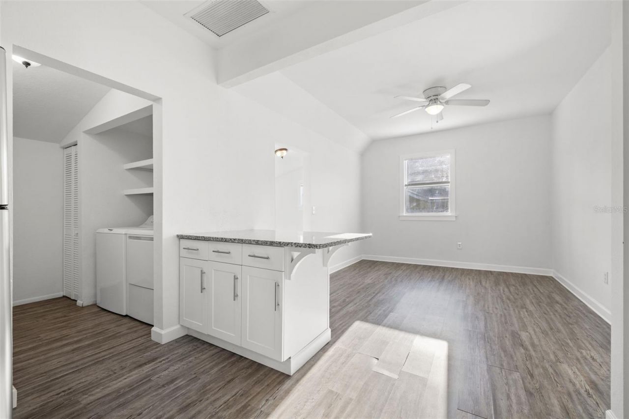 4009 Burlington Avenue N, Saint Petersburg, FL 33713 Photo