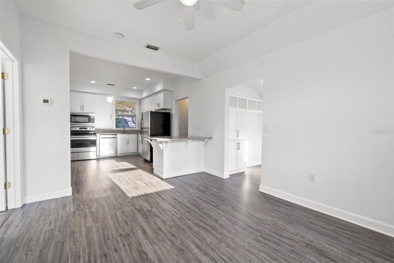 4009 Burlington Avenue N, Saint Petersburg, FL 33713 Photo