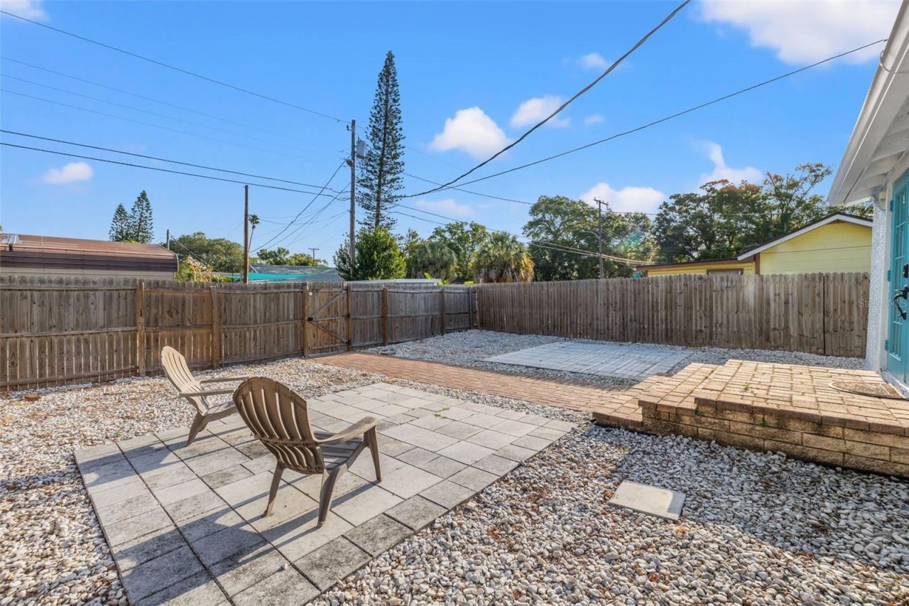 4009 Burlington Avenue N, Saint Petersburg, FL 33713 Photo