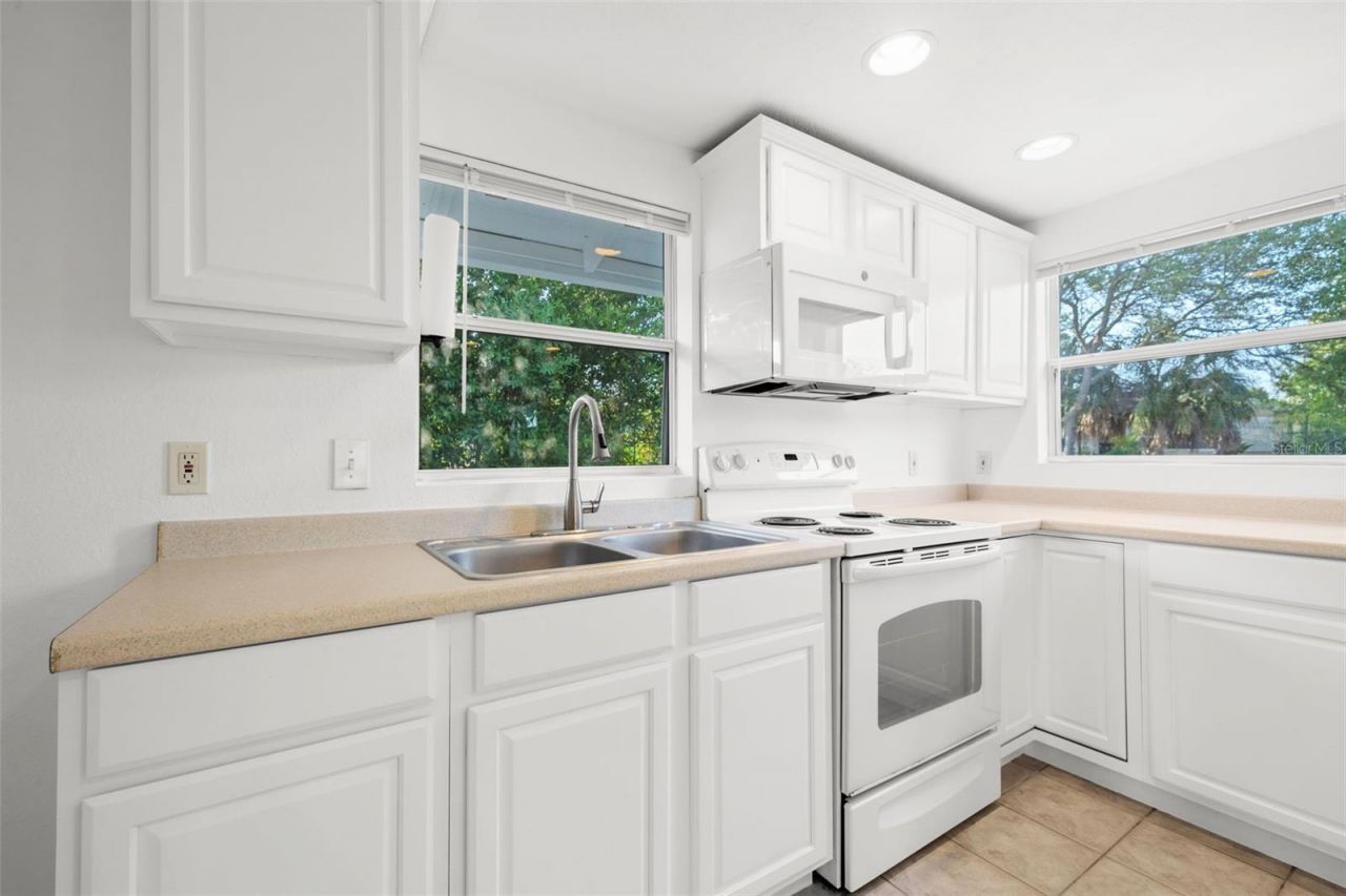 4009 Burlington Avenue N, Saint Petersburg, FL 33713 Photo